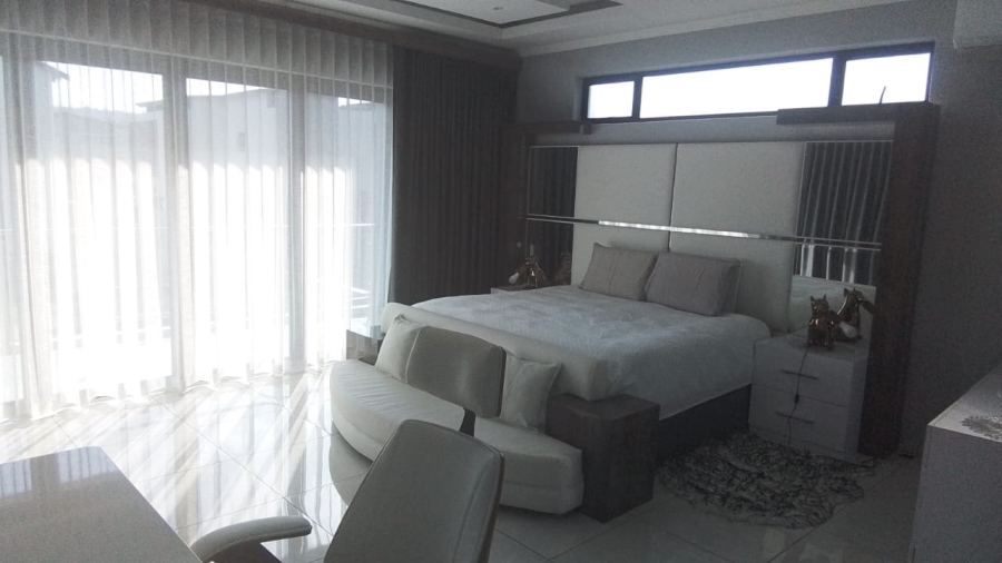 5 Bedroom Property for Sale in Six Fountains Estate Gauteng