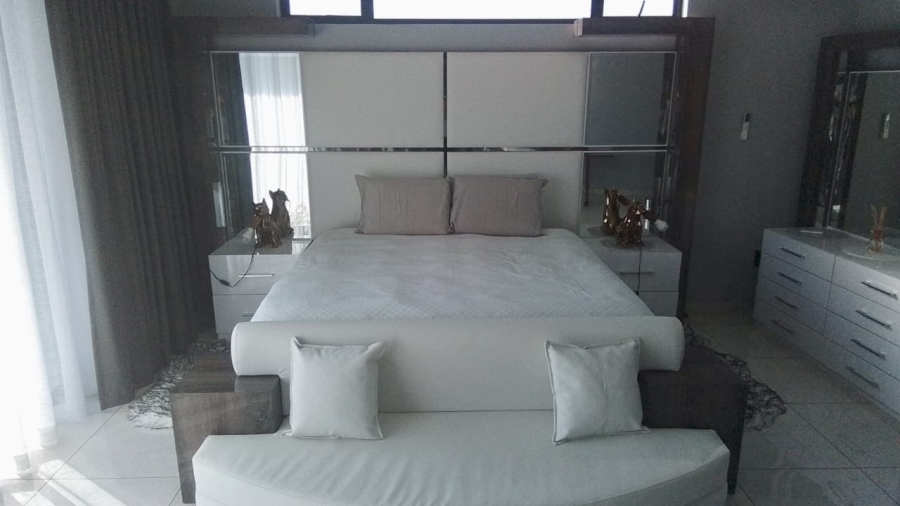 5 Bedroom Property for Sale in Six Fountains Estate Gauteng