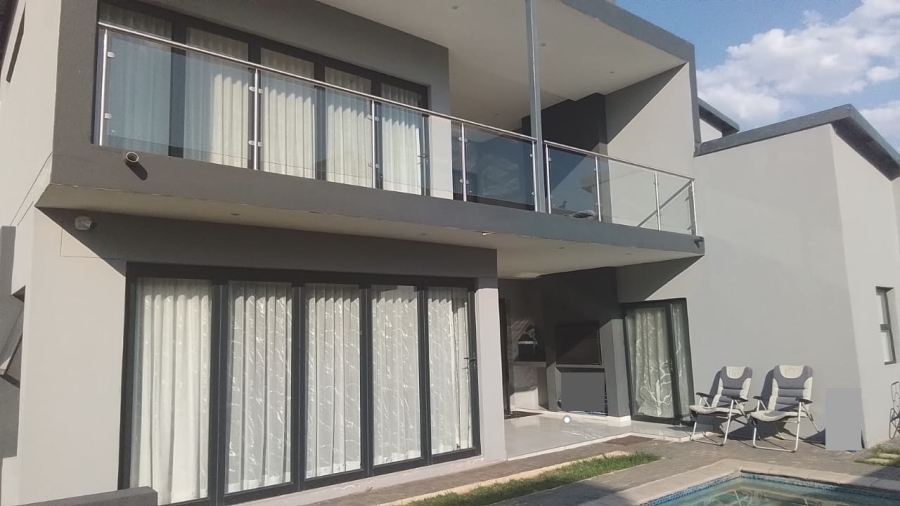 5 Bedroom Property for Sale in Six Fountains Estate Gauteng