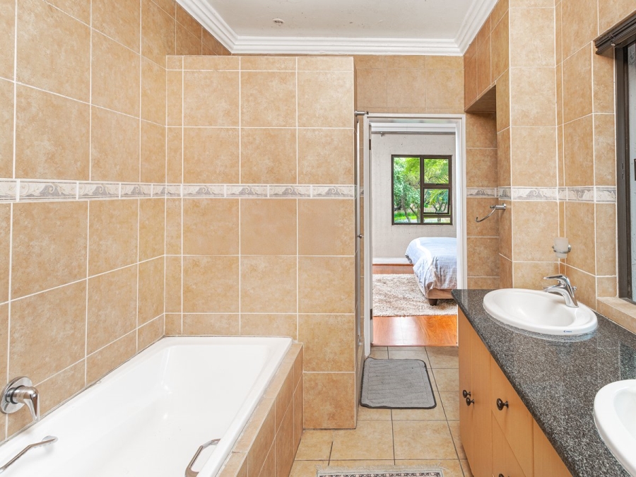 4 Bedroom Property for Sale in Blue Valley Golf Estate Gauteng