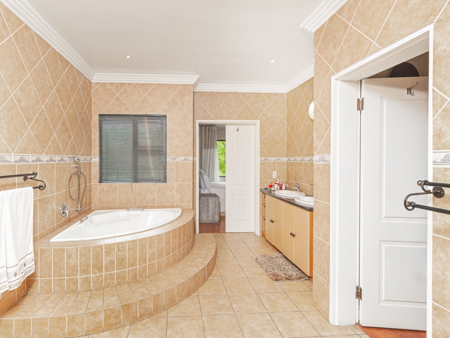 4 Bedroom Property for Sale in Blue Valley Golf Estate Gauteng