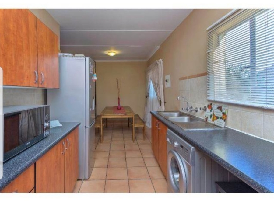 To Let 2 Bedroom Property for Rent in Noordhang Gauteng