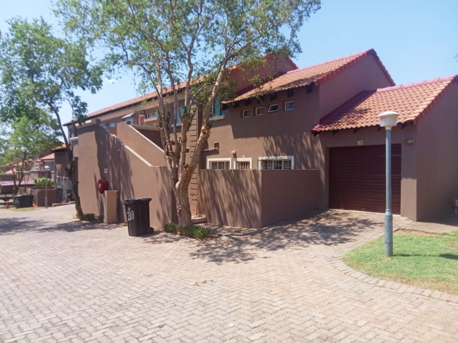 To Let 2 Bedroom Property for Rent in Halfway House Gauteng
