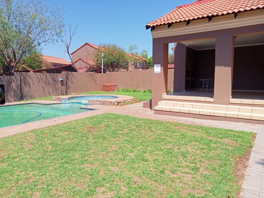 To Let 2 Bedroom Property for Rent in Halfway House Gauteng