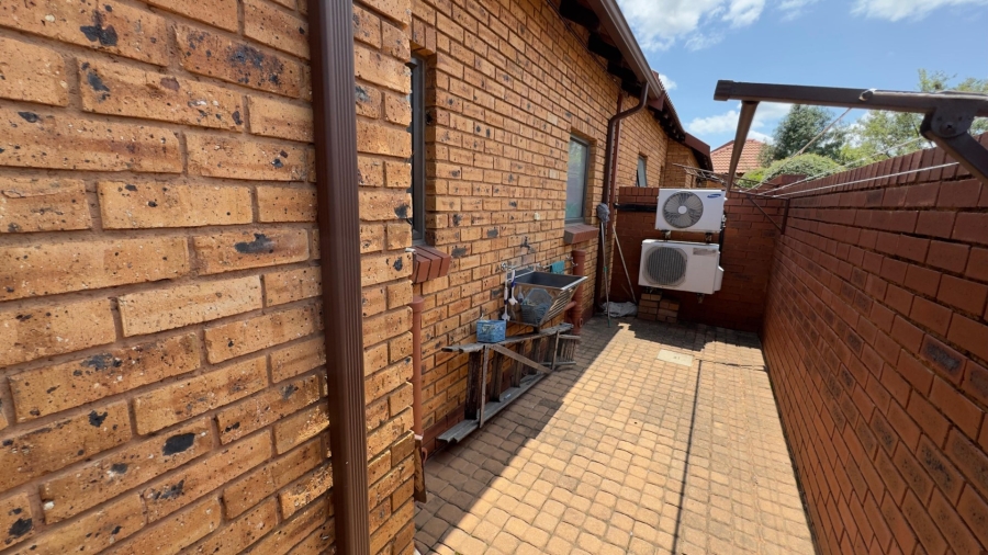 3 Bedroom Property for Sale in Montana Tuine Gauteng