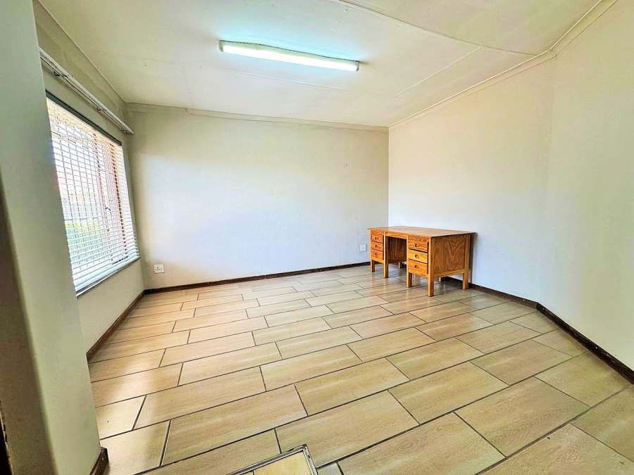 4 Bedroom Property for Sale in Wierda Park Gauteng