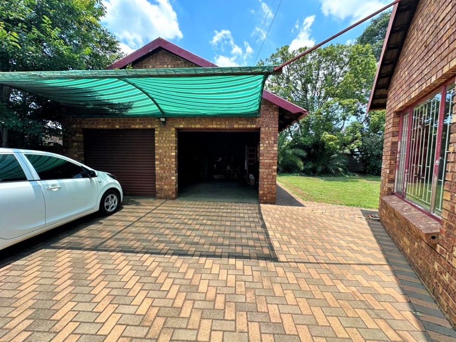 4 Bedroom Property for Sale in Wierda Park Gauteng
