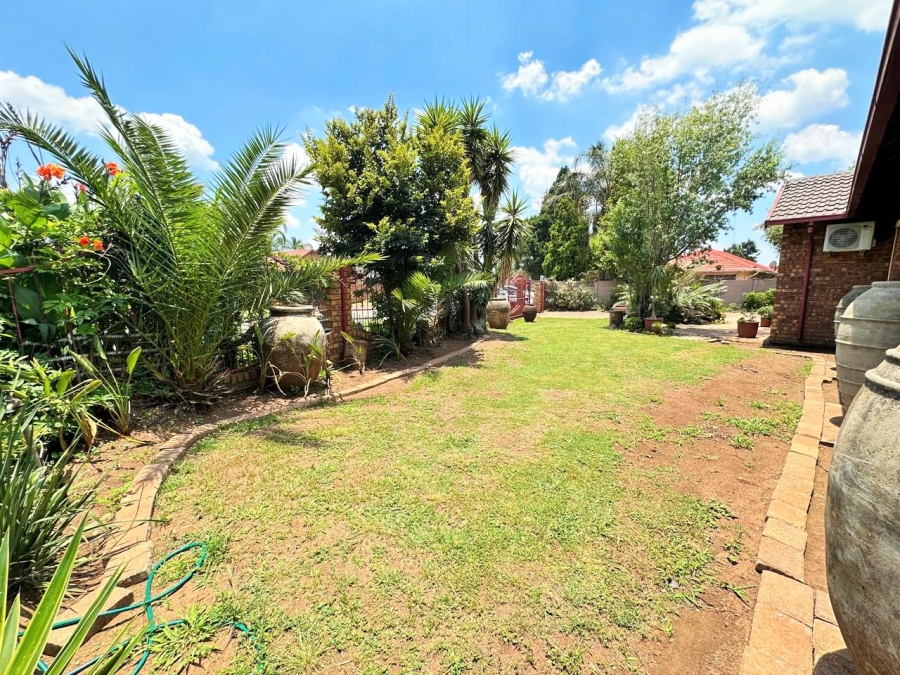 4 Bedroom Property for Sale in Wierda Park Gauteng