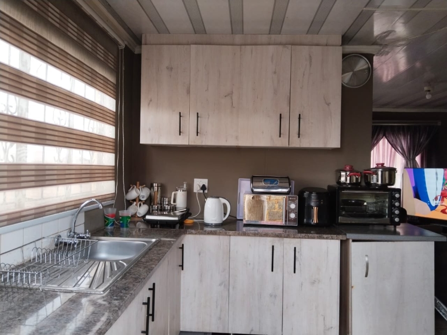 7 Bedroom Property for Sale in Vosloorus Gauteng