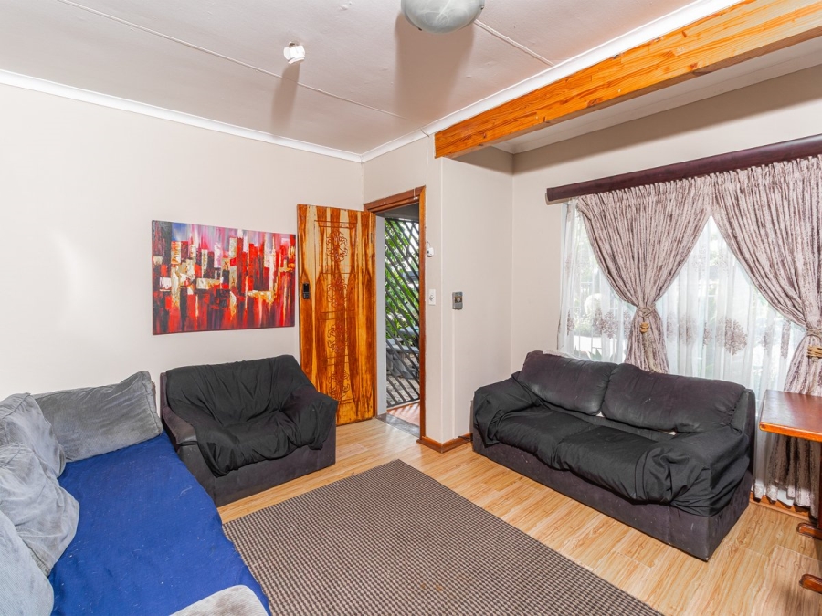 5 Bedroom Property for Sale in Rooihuiskraal North Gauteng