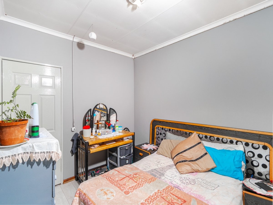 5 Bedroom Property for Sale in Rooihuiskraal North Gauteng