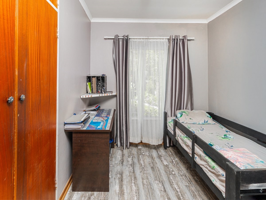 5 Bedroom Property for Sale in Rooihuiskraal North Gauteng