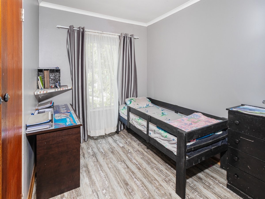 5 Bedroom Property for Sale in Rooihuiskraal North Gauteng