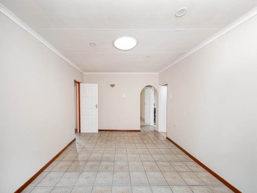 5 Bedroom Property for Sale in Rooihuiskraal North Gauteng