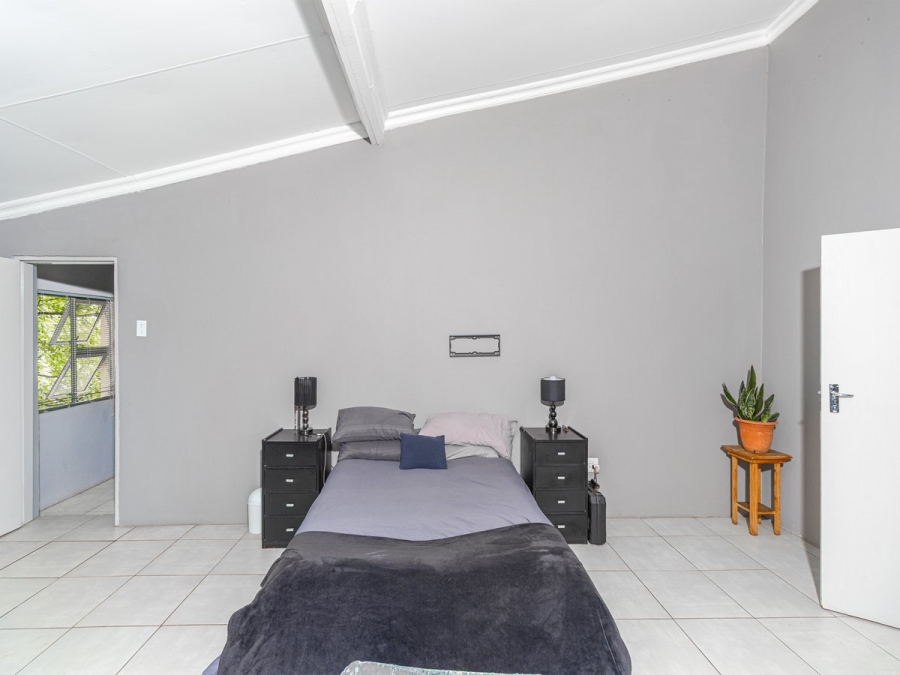 5 Bedroom Property for Sale in Rooihuiskraal North Gauteng