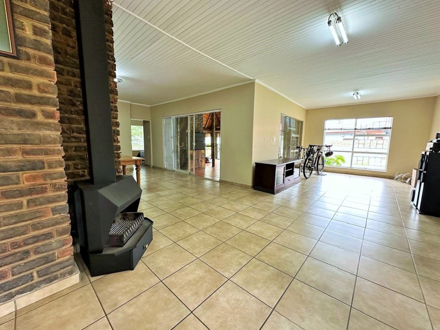 6 Bedroom Property for Sale in Hennopspark Gauteng