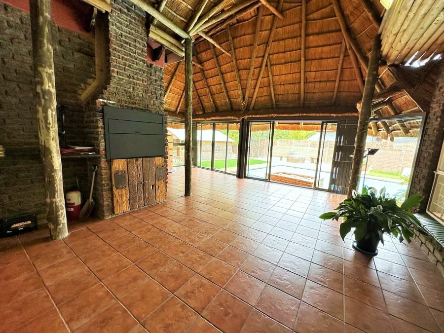 6 Bedroom Property for Sale in Hennopspark Gauteng