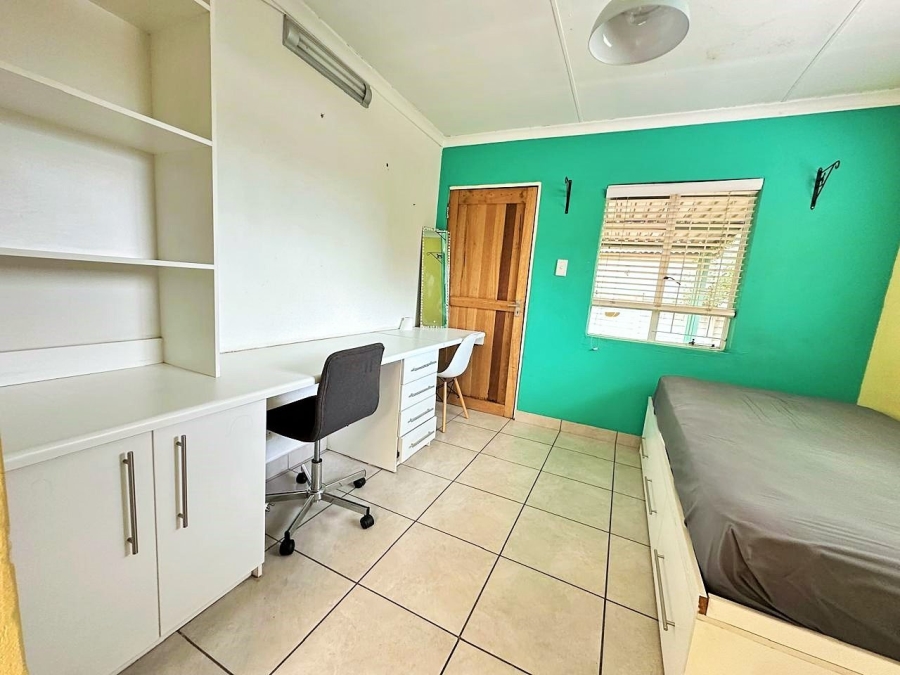 6 Bedroom Property for Sale in Hennopspark Gauteng