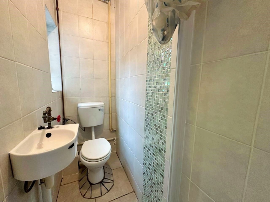 6 Bedroom Property for Sale in Hennopspark Gauteng