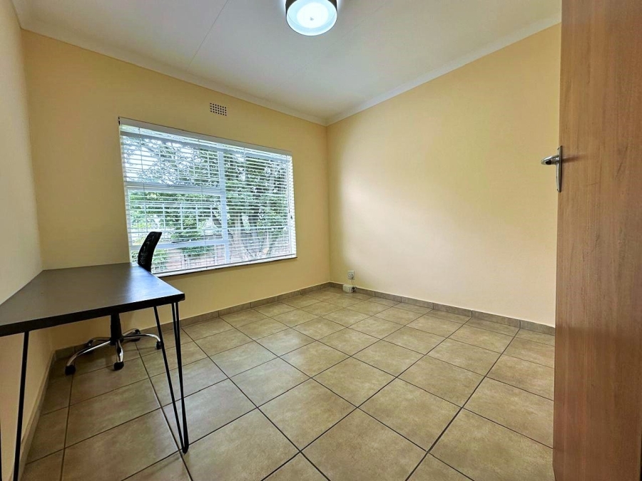 6 Bedroom Property for Sale in Hennopspark Gauteng