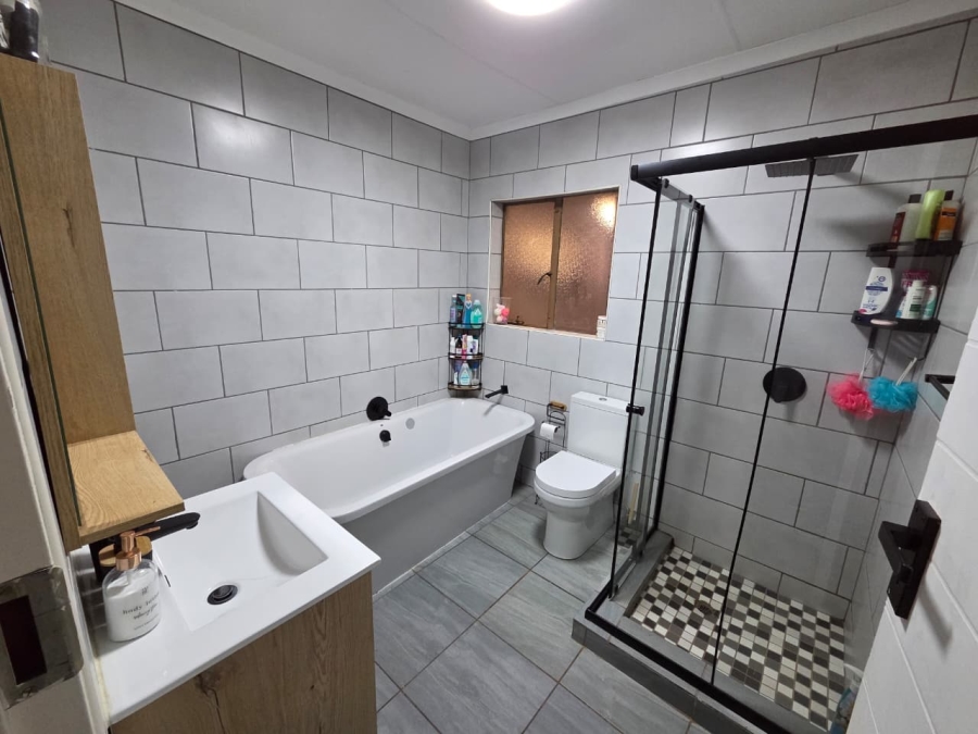 3 Bedroom Property for Sale in Doornpoort Gauteng