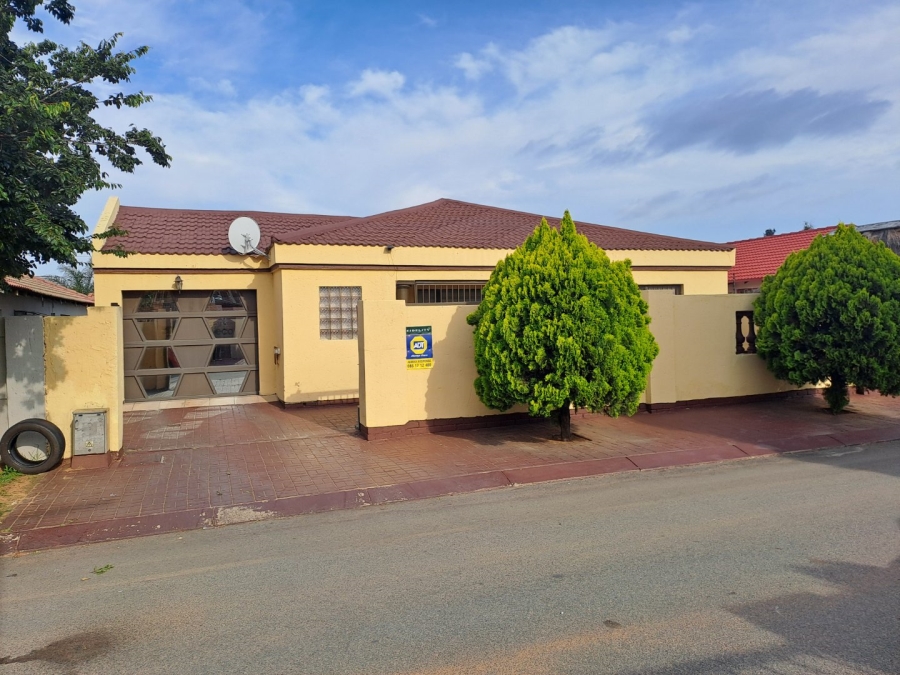 3 Bedroom Property for Sale in Ormonde View Gauteng