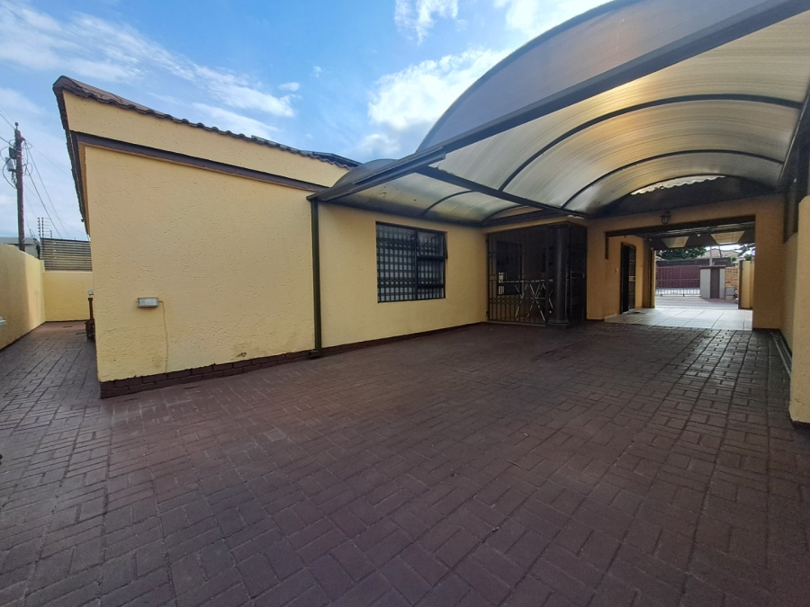 3 Bedroom Property for Sale in Ormonde View Gauteng
