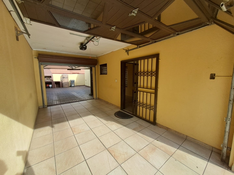 3 Bedroom Property for Sale in Ormonde View Gauteng