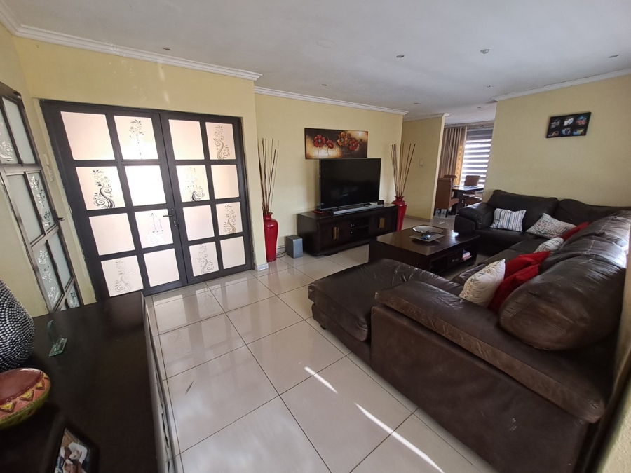 3 Bedroom Property for Sale in Ormonde View Gauteng