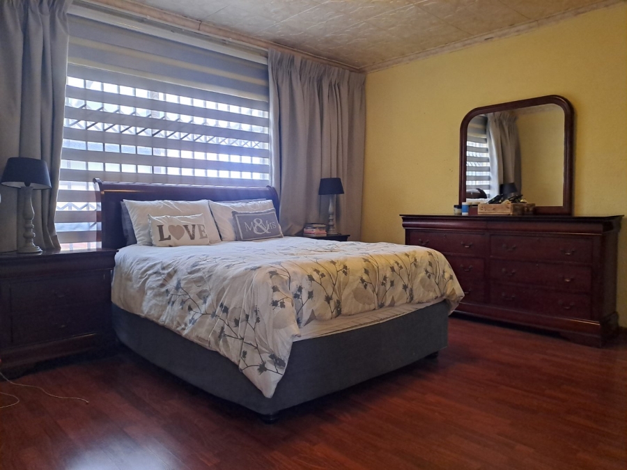3 Bedroom Property for Sale in Ormonde View Gauteng