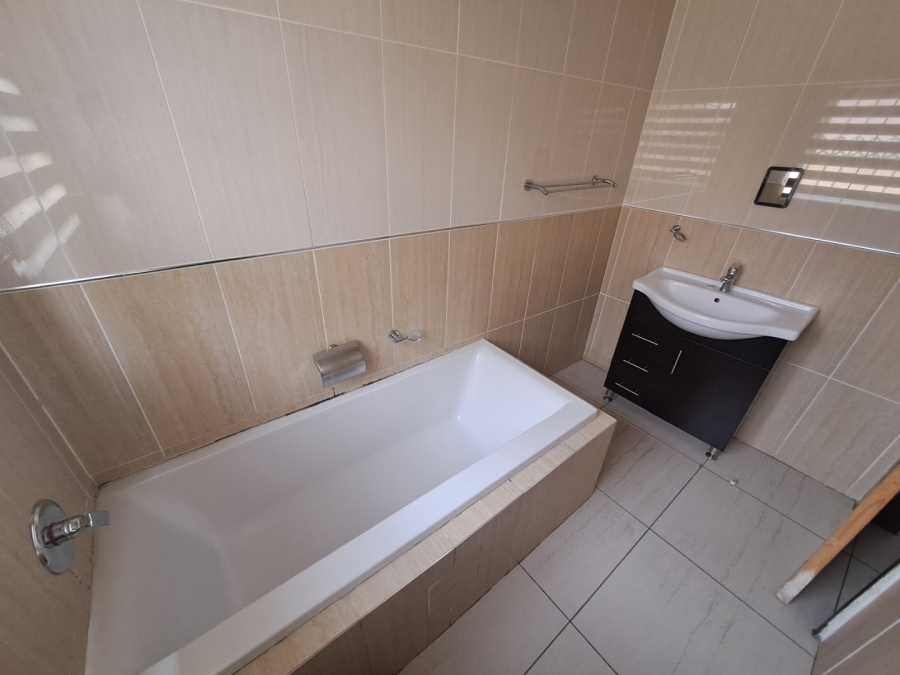 3 Bedroom Property for Sale in Ormonde View Gauteng