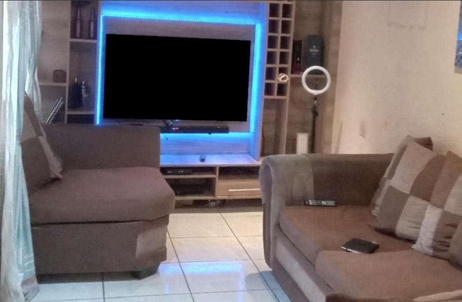 3 Bedroom Property for Sale in Clayville Gauteng