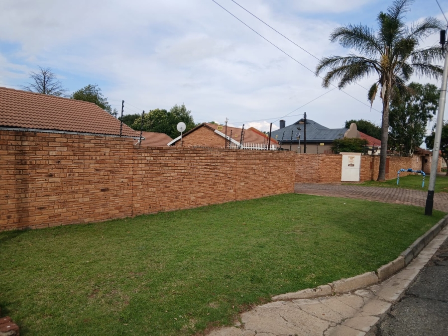 2 Bedroom Property for Sale in Hamberg Gauteng