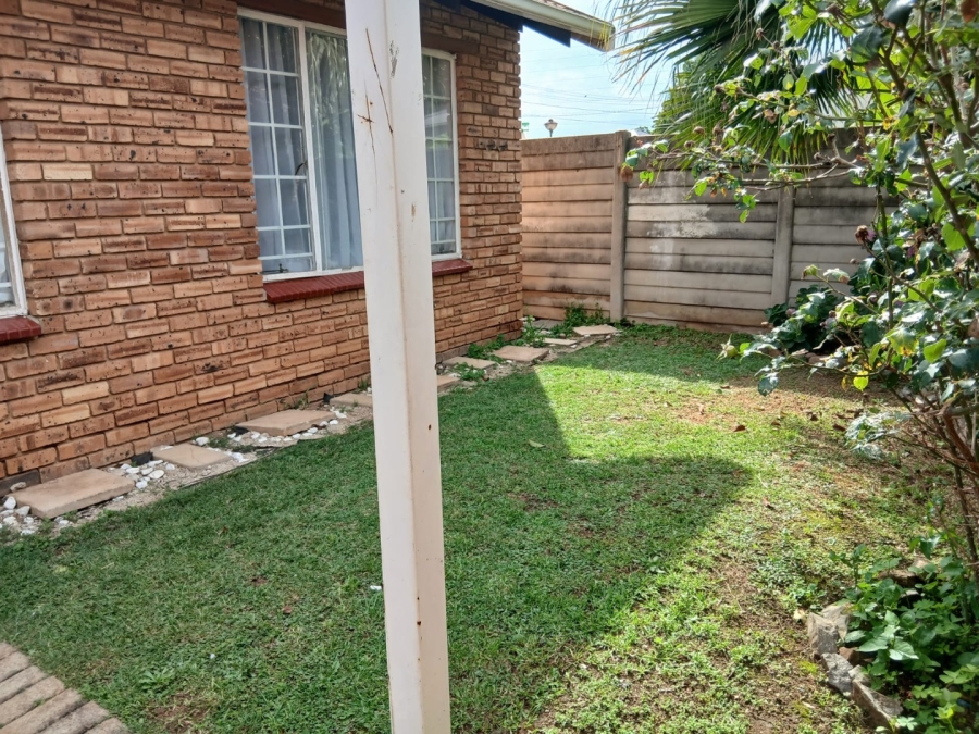 2 Bedroom Property for Sale in Hamberg Gauteng