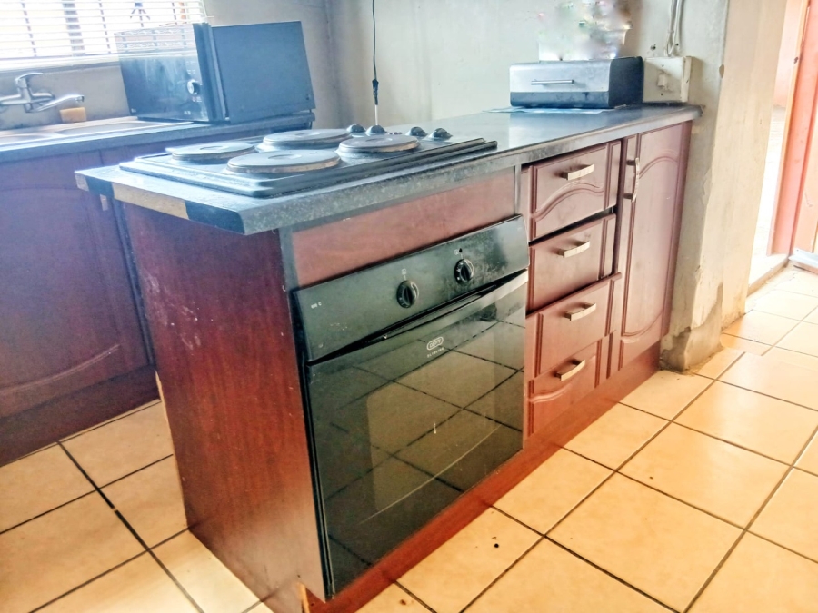 2 Bedroom Property for Sale in Naledi Gauteng
