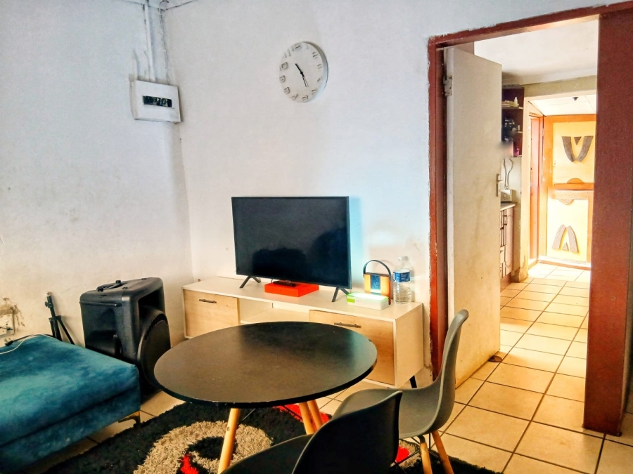 2 Bedroom Property for Sale in Naledi Gauteng