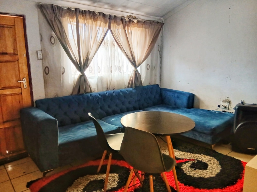 2 Bedroom Property for Sale in Naledi Gauteng