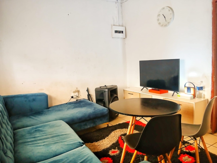 2 Bedroom Property for Sale in Naledi Gauteng