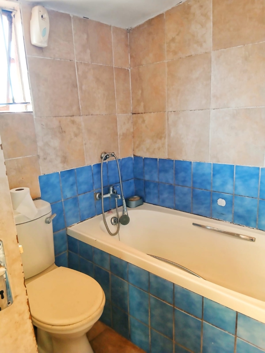 2 Bedroom Property for Sale in Naledi Gauteng