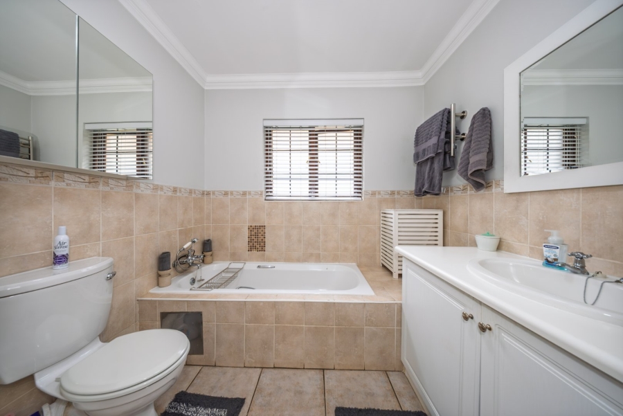 3 Bedroom Property for Sale in Thornhill Estate Gauteng