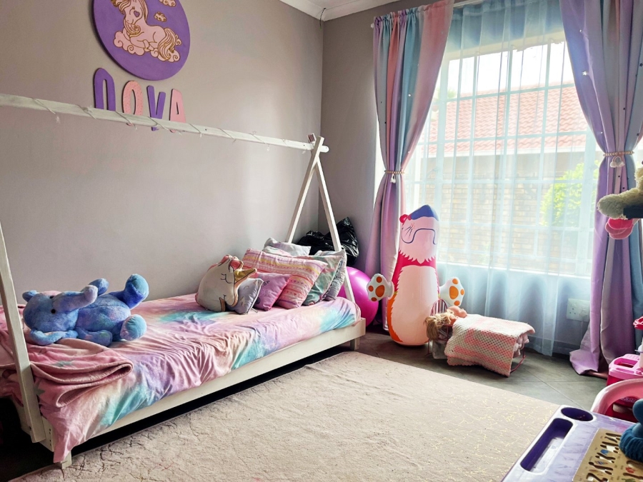 2 Bedroom Property for Sale in Eldoraigne Gauteng