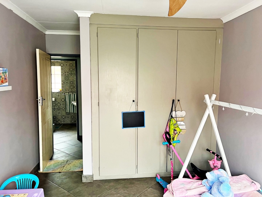 2 Bedroom Property for Sale in Eldoraigne Gauteng