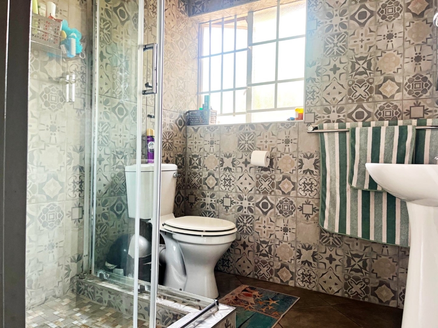 2 Bedroom Property for Sale in Eldoraigne Gauteng