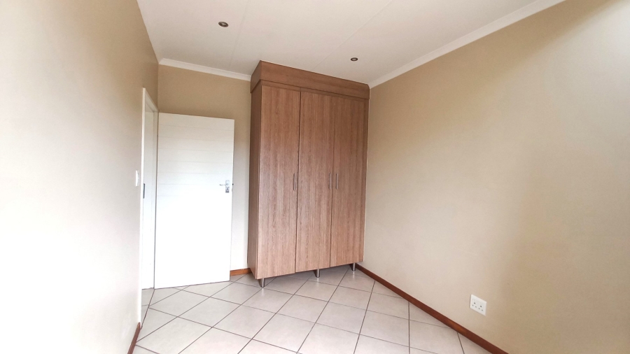 To Let 2 Bedroom Property for Rent in Monavoni Gauteng
