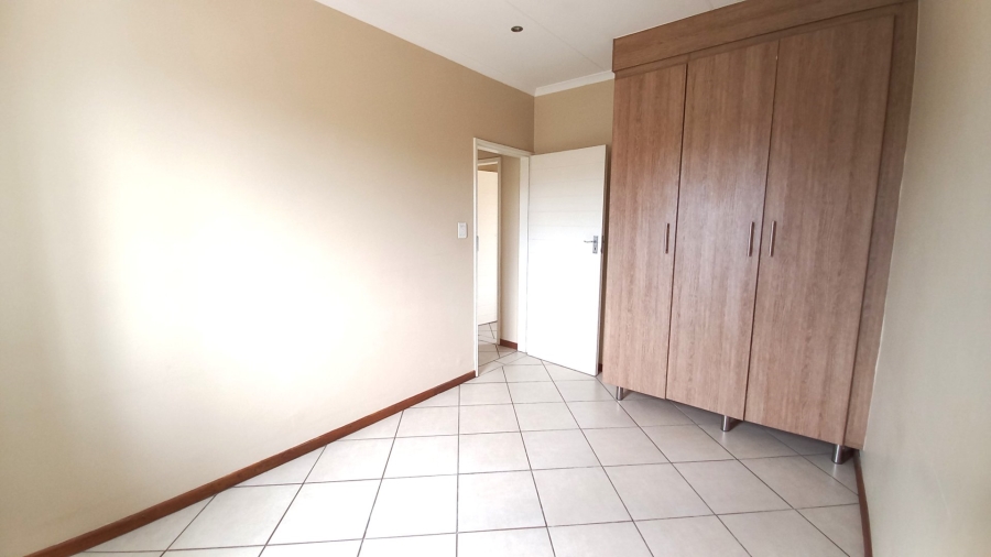 To Let 2 Bedroom Property for Rent in Monavoni Gauteng