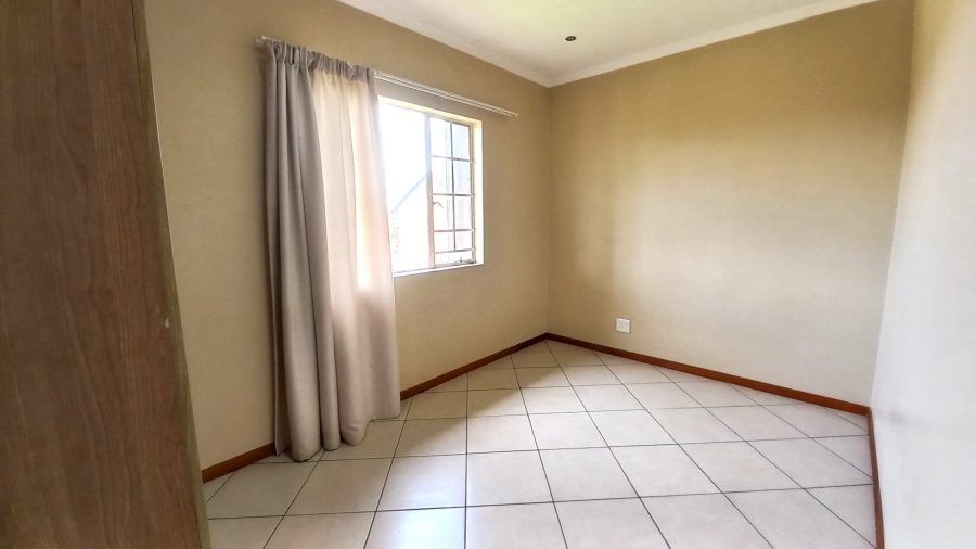 To Let 2 Bedroom Property for Rent in Monavoni Gauteng