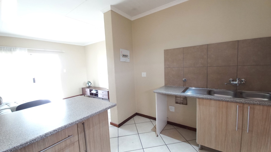 To Let 2 Bedroom Property for Rent in Monavoni Gauteng