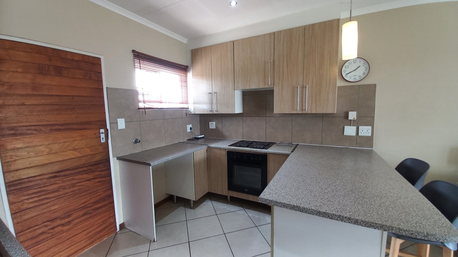 To Let 2 Bedroom Property for Rent in Monavoni Gauteng