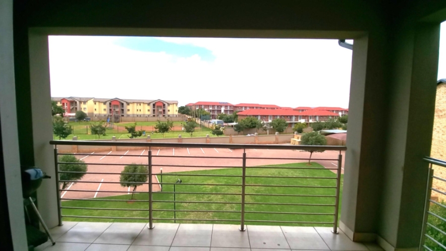 To Let 2 Bedroom Property for Rent in Monavoni Gauteng