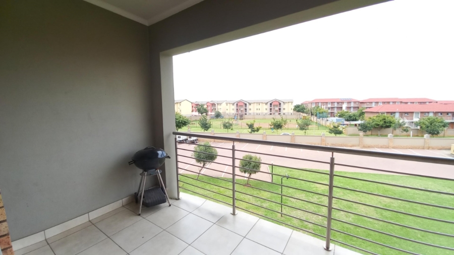 To Let 2 Bedroom Property for Rent in Monavoni Gauteng
